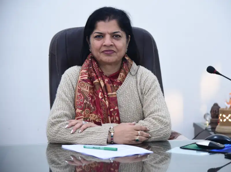 Neelu Sharma, Principal